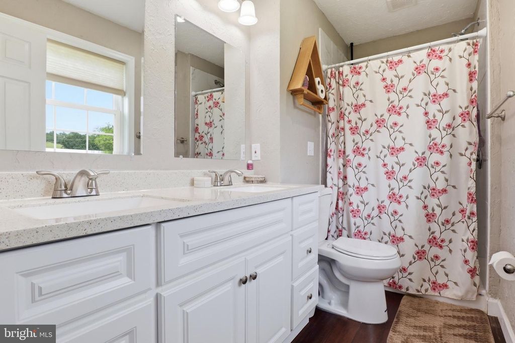 Image 30 of property listing at 11951 ROCKVILLE RD, Glen Rock, PA 17327