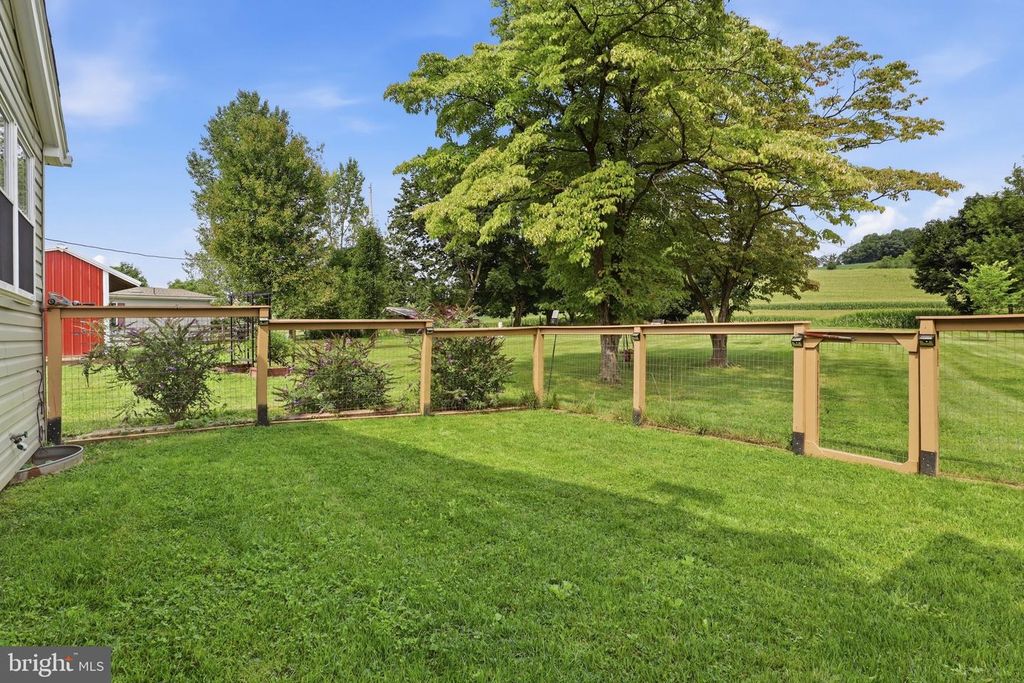 Image 35 of property listing at 11951 ROCKVILLE RD, Glen Rock, PA 17327