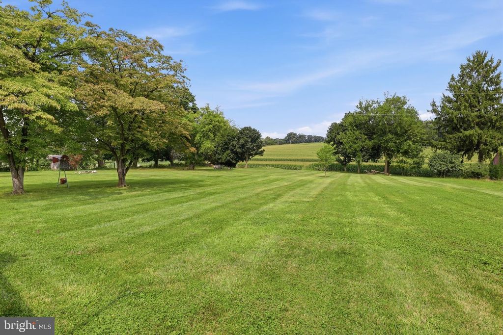 Image 36 of property listing at 11951 ROCKVILLE RD, Glen Rock, PA 17327