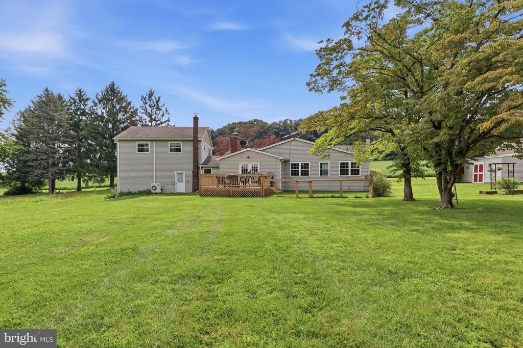 Image 37 of property listing at 11951 ROCKVILLE RD, Glen Rock, PA 17327