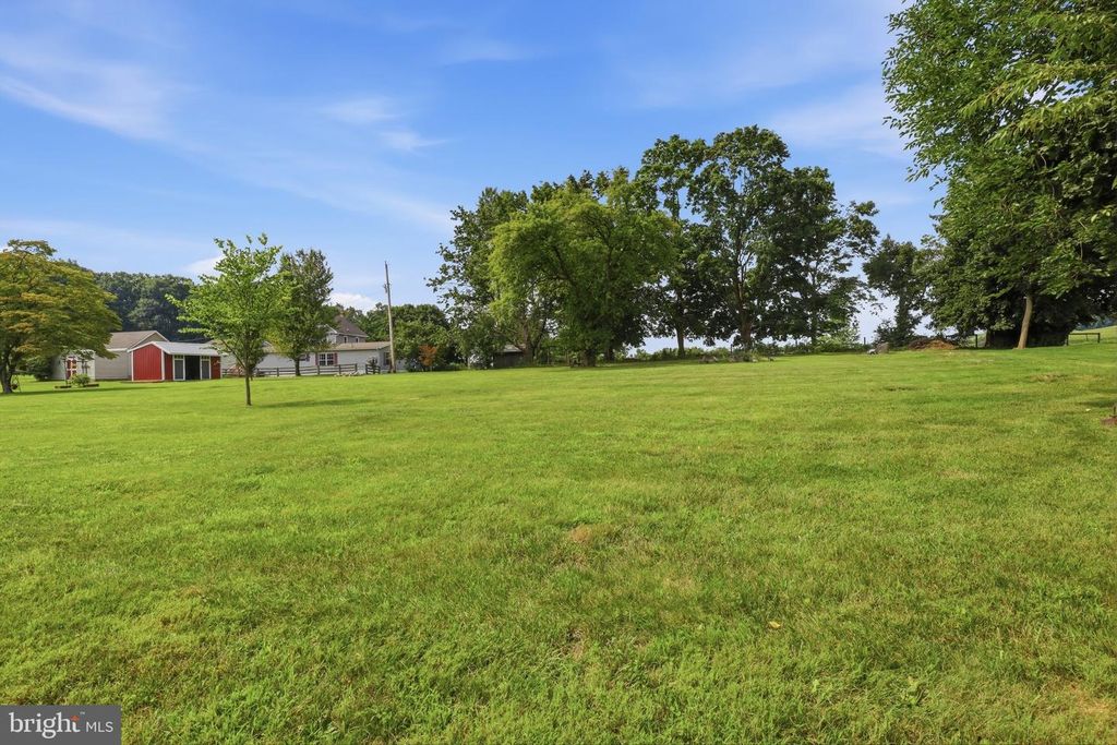 Image 40 of property listing at 11951 ROCKVILLE RD, Glen Rock, PA 17327