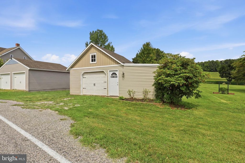 Image 42 of property listing at 11951 ROCKVILLE RD, Glen Rock, PA 17327