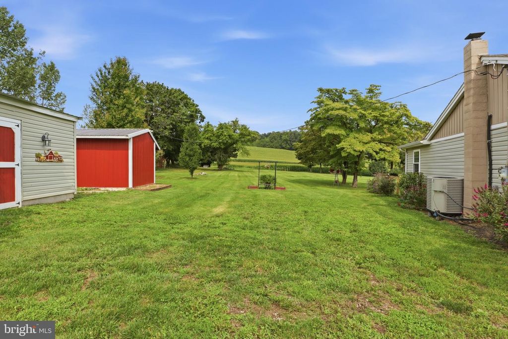 Image 43 of property listing at 11951 ROCKVILLE RD, Glen Rock, PA 17327