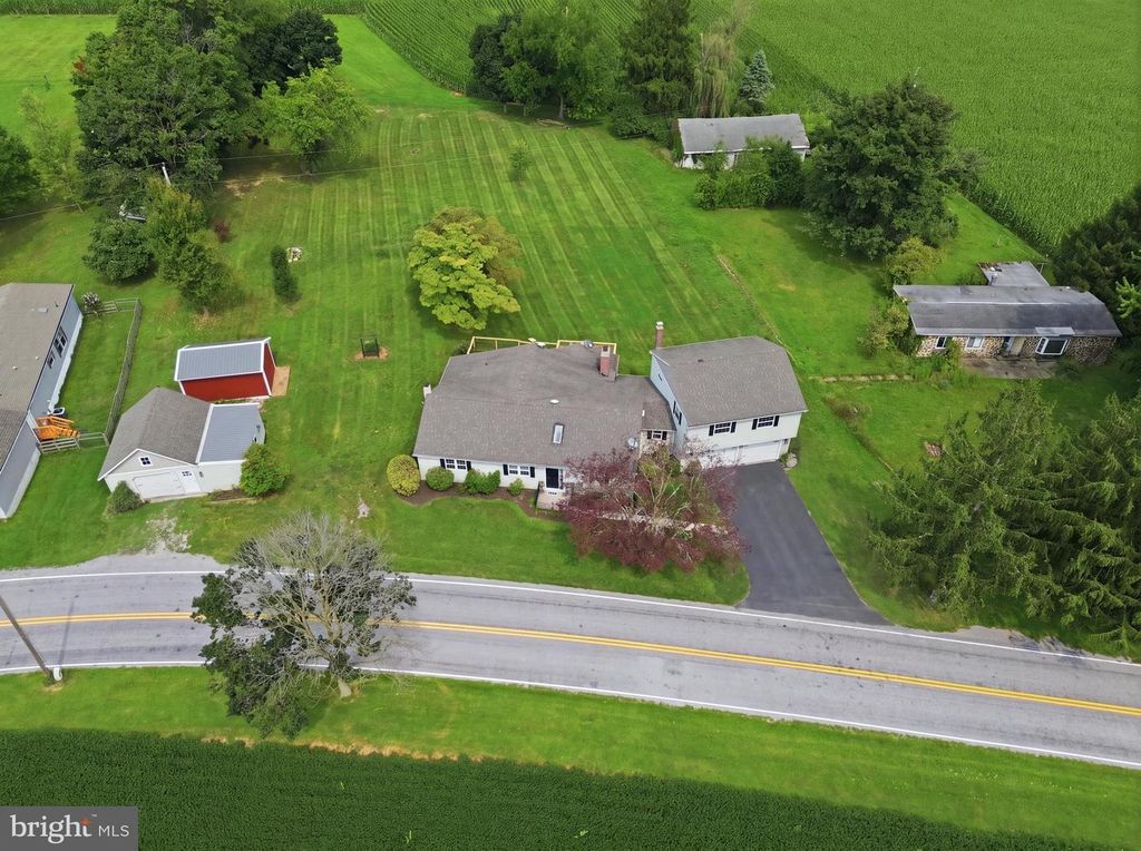 Image 44 of property listing at 11951 ROCKVILLE RD, Glen Rock, PA 17327