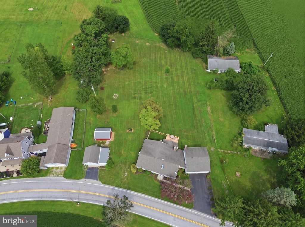 Image 45 of property listing at 11951 ROCKVILLE RD, Glen Rock, PA 17327