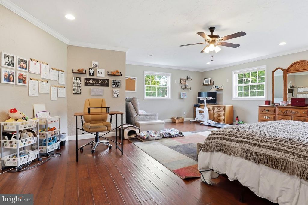 Image 52 of property listing at 11951 ROCKVILLE RD, Glen Rock, PA 17327