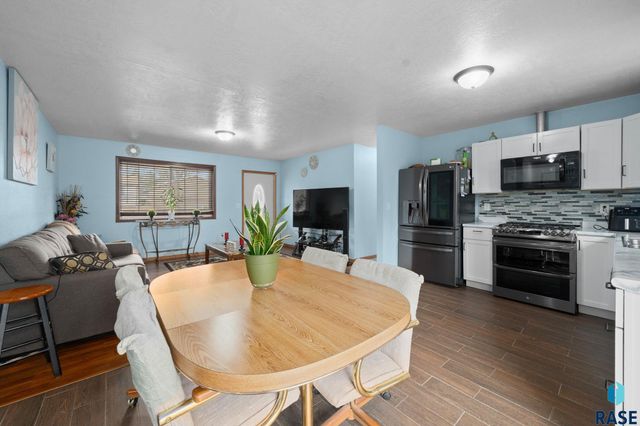 904 N Highland Ave Avenue, Sioux Falls, SD 57103