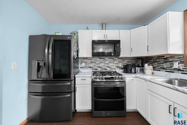 904 N Highland Ave Avenue, Sioux Falls, SD 57103