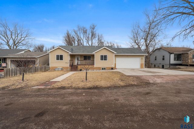 904 N Highland Ave Avenue, Sioux Falls, SD 57103