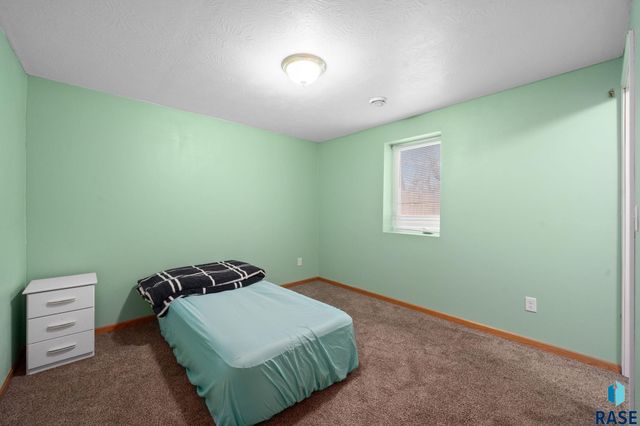 904 N Highland Ave Avenue, Sioux Falls, SD 57103