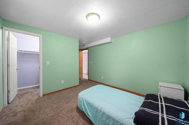 904 N Highland Ave Avenue, Sioux Falls, SD 57103