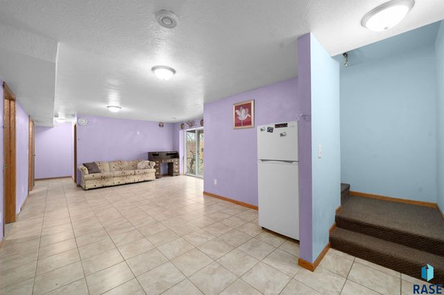 904 N Highland Ave Avenue, Sioux Falls, SD 57103