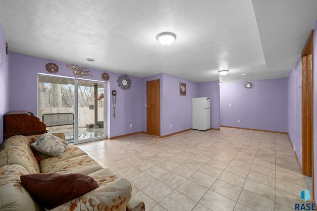 904 N Highland Ave Avenue, Sioux Falls, SD 57103