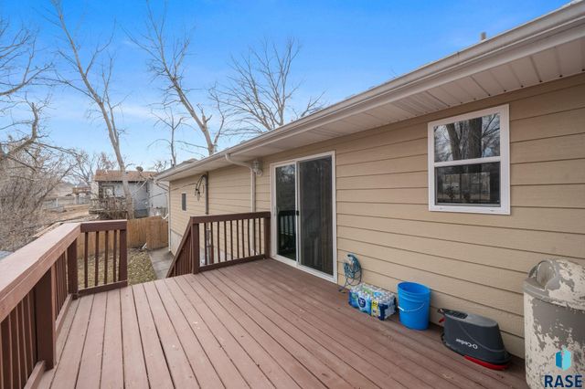 904 N Highland Ave Avenue, Sioux Falls, SD 57103