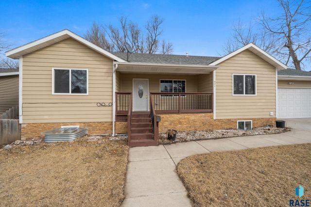 904 N Highland Ave Avenue, Sioux Falls, SD 57103
