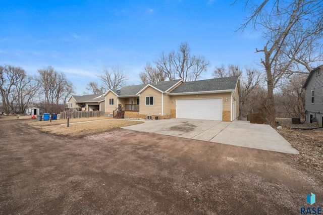 904 N Highland Ave Avenue, Sioux Falls, SD 57103