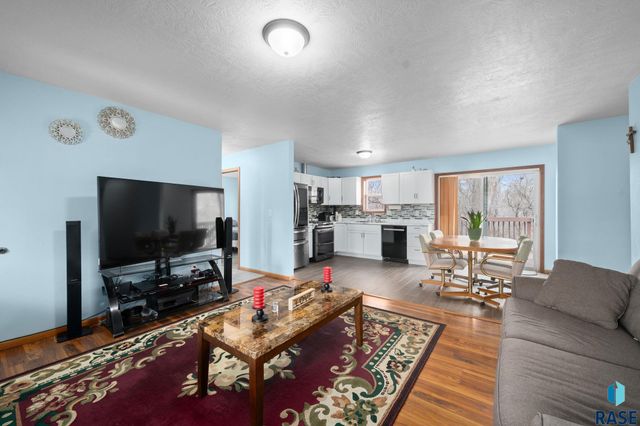 904 N Highland Ave Avenue, Sioux Falls, SD 57103