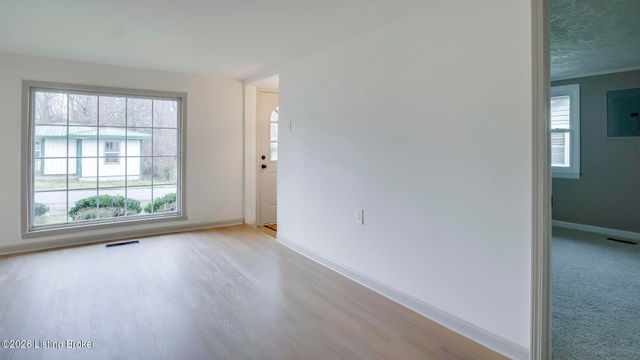 219 Merriweather Ave, Eminence, KY 40019