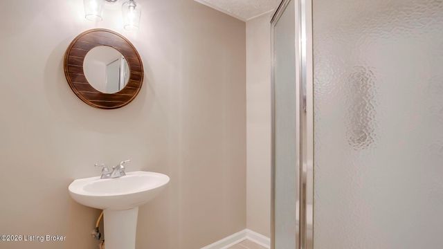 219 Merriweather Ave, Eminence, KY 40019