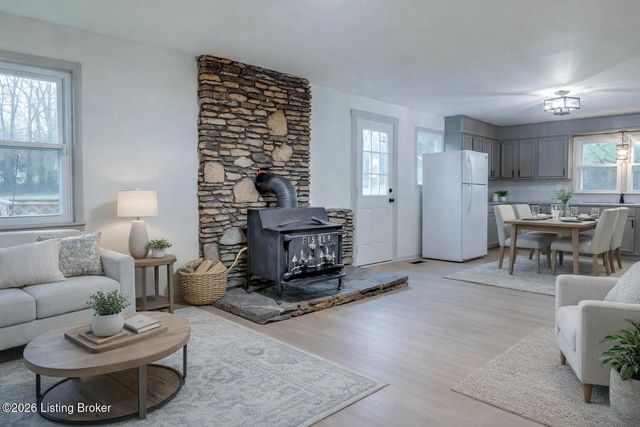 219 Merriweather Ave, Eminence, KY 40019