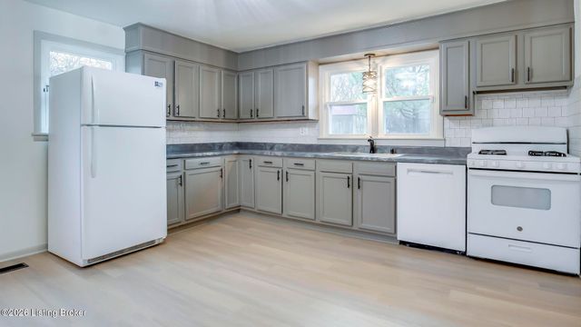 219 Merriweather Ave, Eminence, KY 40019