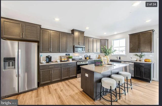 41 E FRONT ST, Bridgeport, PA 19405