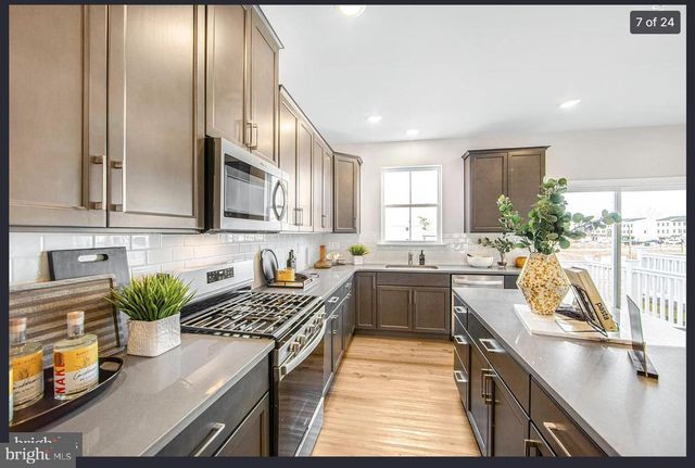 41 E FRONT ST, Bridgeport, PA 19405