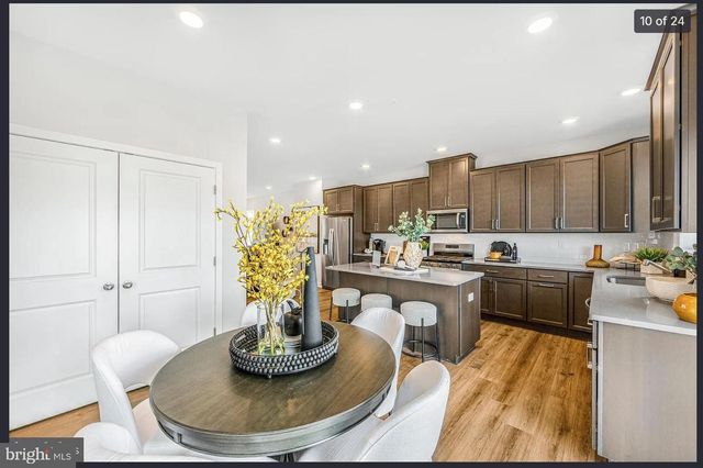 41 E FRONT ST, Bridgeport, PA 19405