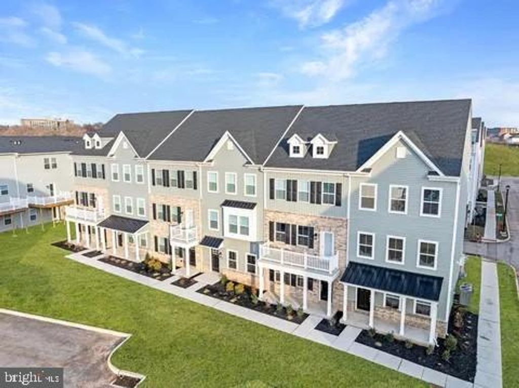 41 E FRONT ST, Bridgeport, PA 19405