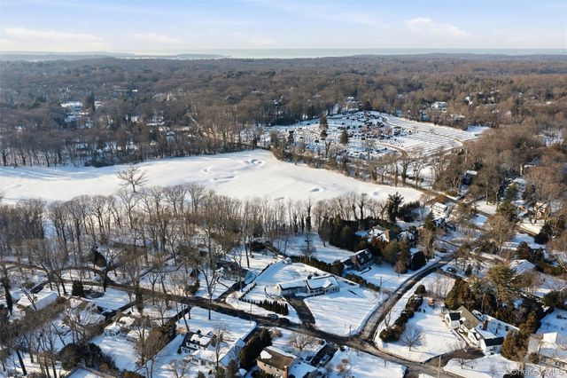 34 Mayfair Drive, Huntington, NY 11743