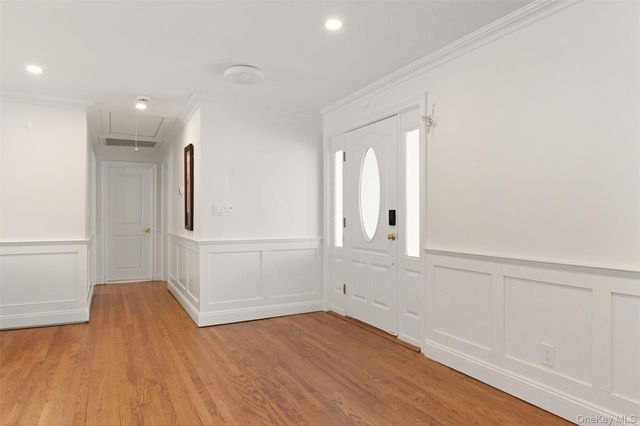 34 Mayfair Drive, Huntington, NY 11743