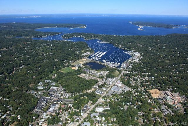 34 Mayfair Drive, Huntington, NY 11743