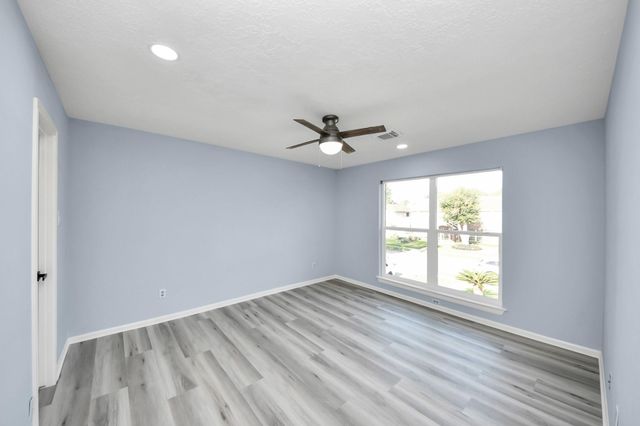 4211 Royal Manor Drive, Pasadena, TX 77505