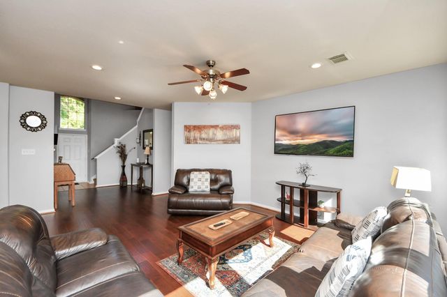 10518 Lyndon Meadows Drive, Houston, TX 77095