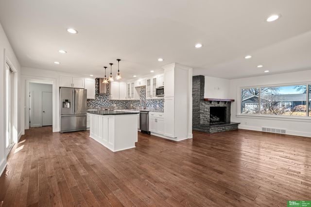 1922 S 113th Street, Omaha, NE 68144