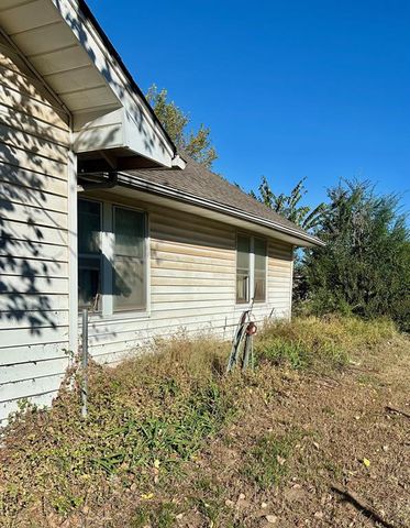 214 E Highland, Tecumseh, OK 74873