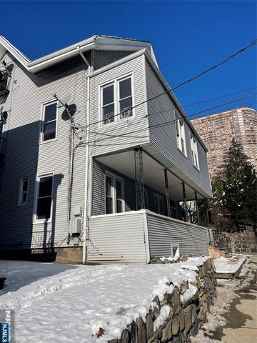 1518 River Road 3, Edgewater, NJ 07020