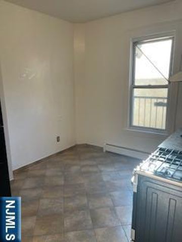 1518 River Road 3, Edgewater, NJ 07020