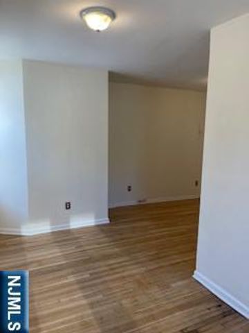 1518 River Road 3, Edgewater, NJ 07020