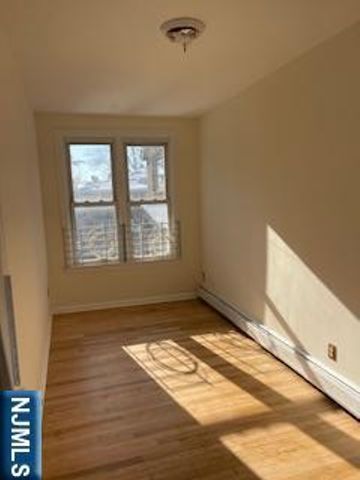 1518 River Road 3, Edgewater, NJ 07020