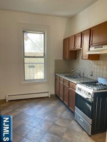 1518 River Road 3, Edgewater, NJ 07020