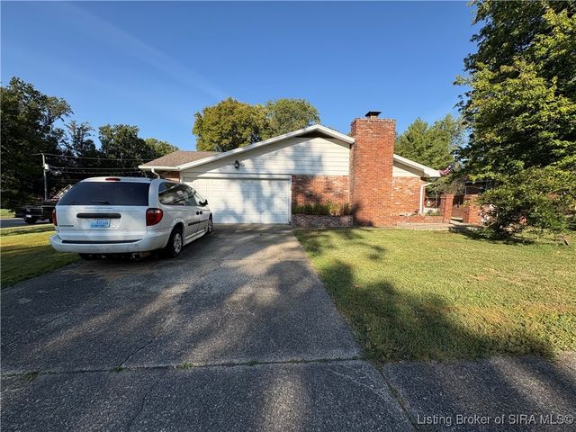 300 Hillcrest Dr, Madison, IN 47250