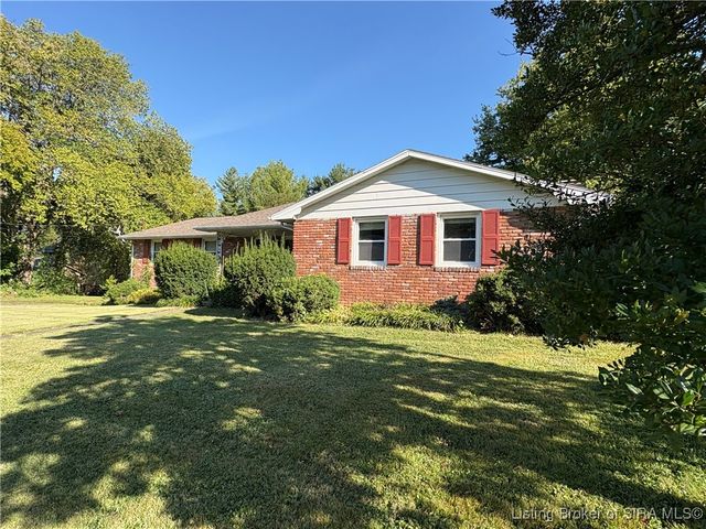 300 Hillcrest Dr, Madison, IN 47250