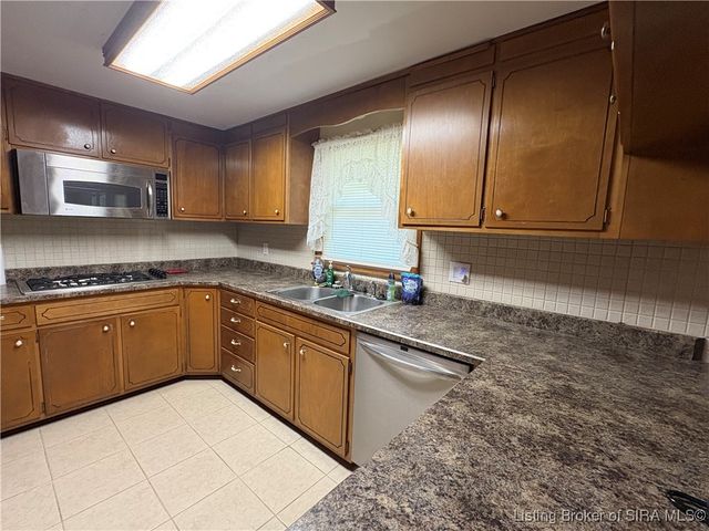 300 Hillcrest Dr, Madison, IN 47250