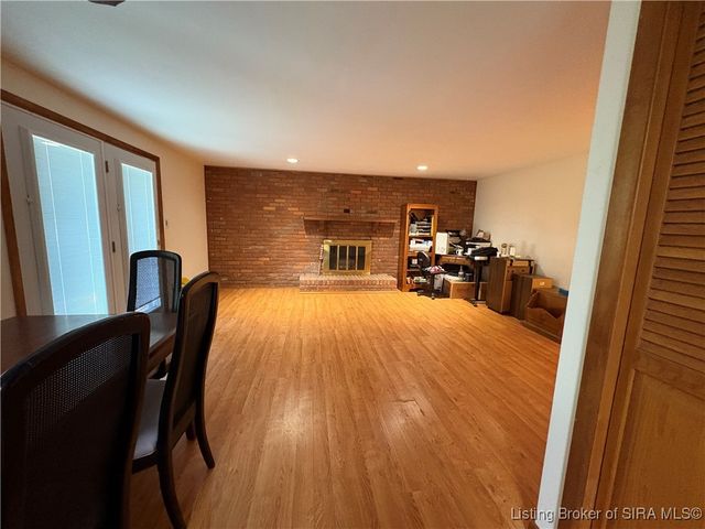 300 Hillcrest Dr, Madison, IN 47250