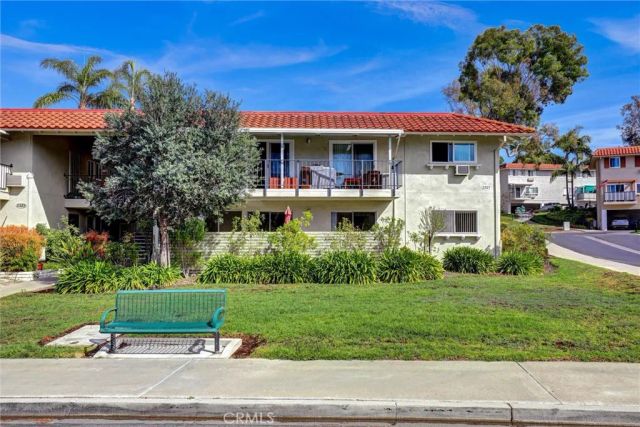 2327 Via Mariposa West West A, Laguna Woods, CA 92637