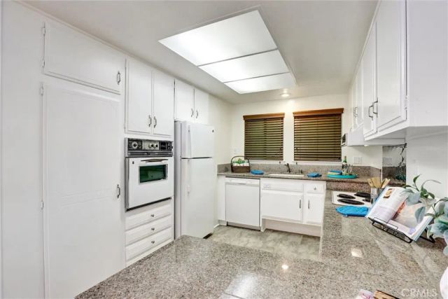 2327 Via Mariposa West West A, Laguna Woods, CA 92637