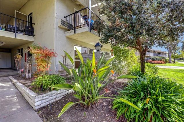 2327 Via Mariposa West West A, Laguna Woods, CA 92637