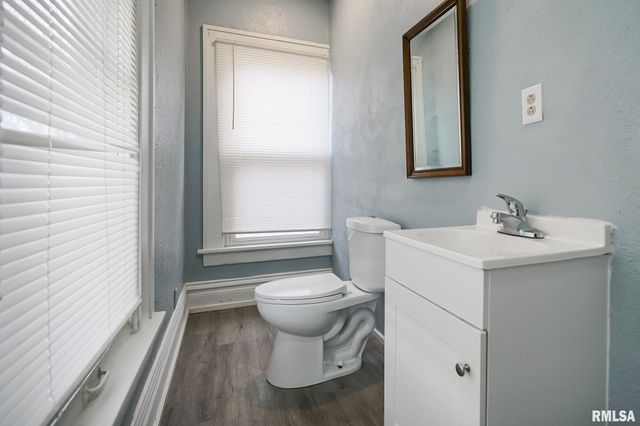 1820 W BRADLEY Avenue, Peoria, IL 61606