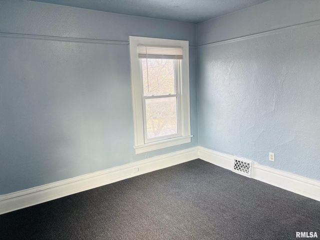 1820 W BRADLEY Avenue, Peoria, IL 61606